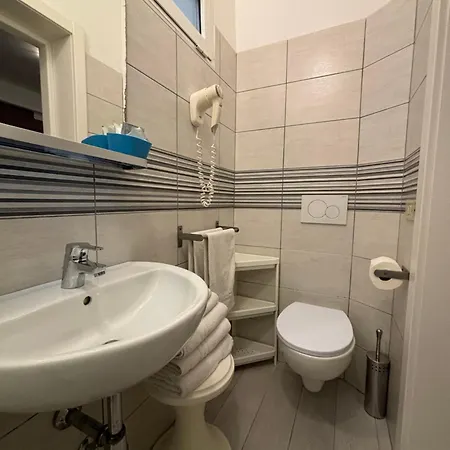 Iride & Rooms- Ideale Per Famiglie E Coppie Riccione
