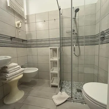 Iride & Rooms- Ideale Per Famiglie E Coppie Hotel