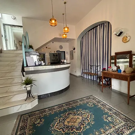 Iride & Rooms- Ideale Per Famiglie E Coppie Hotel