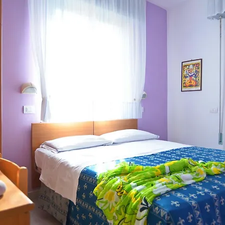 Iride & Rooms- Ideale Per Famiglie E Coppie Hotel