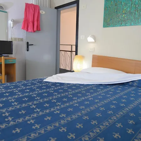 Hotel Iride & Rooms- Ideale Per Famiglie E Coppie Riccione