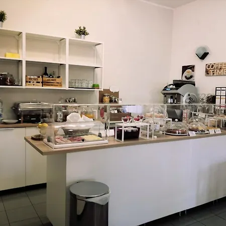 Iride & Rooms- Ideale Per Famiglie E Coppie Hotel 2*