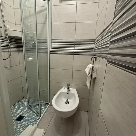Iride Suite&breakfast- Ideale Per Famiglie E Coppie 2*