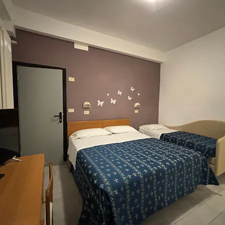 Iride & Rooms- Ideale Per Famiglie E Coppie 酒店 2*