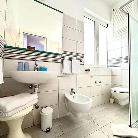 Iride Suite&breakfast- Ideale Per Famiglie E Coppie Hotel 2*