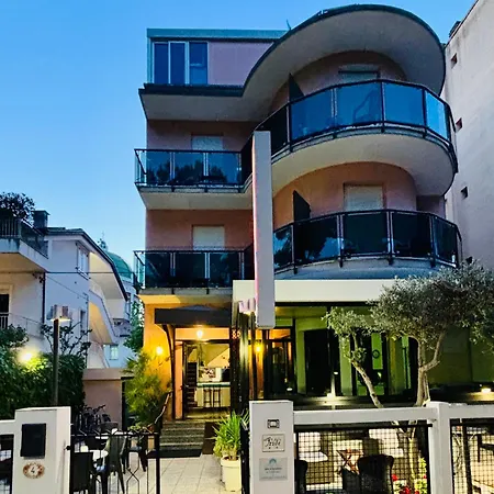 Iride & Rooms- Ideale Per Famiglie E Coppie 2* Riccione