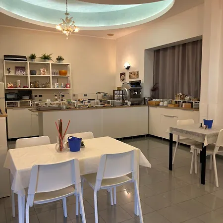 Hotel Iride Suite&breakfast- Ideale Per Famiglie E Coppie 2*