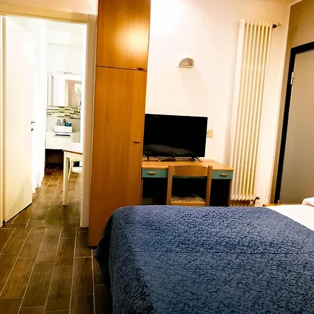 Iride & Rooms- Ideale Per Famiglie E Coppie 2* Riccione