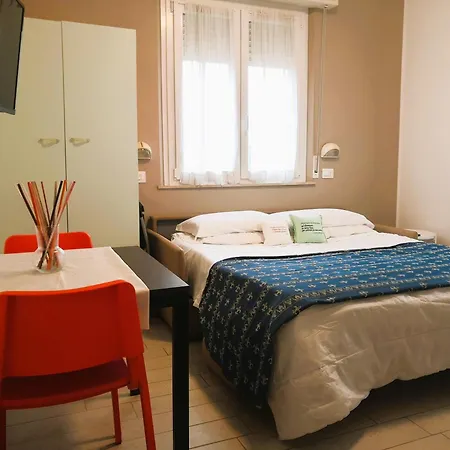 فندق Iride & Rooms- Ideale Per Famiglie E Coppie ريتشيوني
