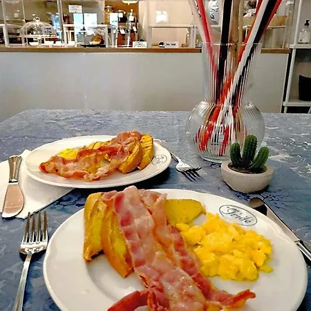 Hotel Iride Suite&breakfast- Ideale Per Famiglie E Coppie Riccione