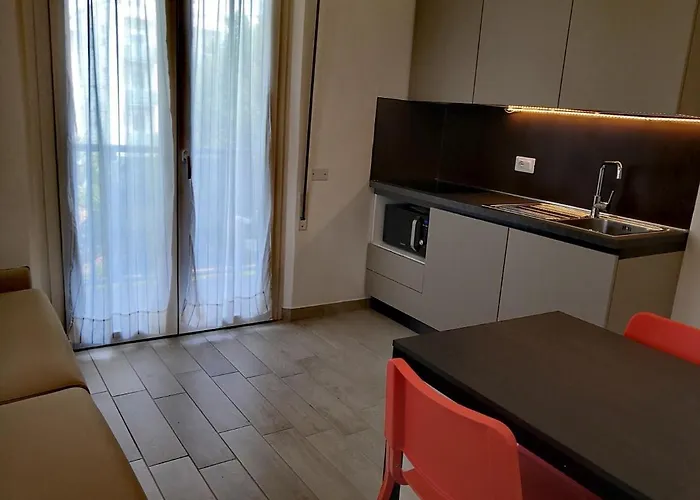 Iride & Rooms- Ideale Per Famiglie E Coppie 호텔 2*