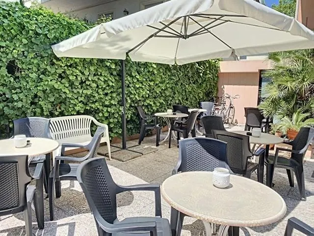 Hotel Iride & Rooms- Ideale Per Famiglie E Coppie Riccione