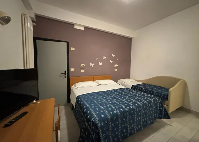 Iride & Rooms- Ideale Per Famiglie E Coppie 호텔 2*