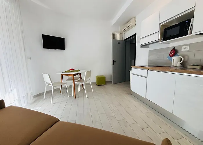 Iride & Rooms- Ideale Per Famiglie E Coppie 2* Riccione