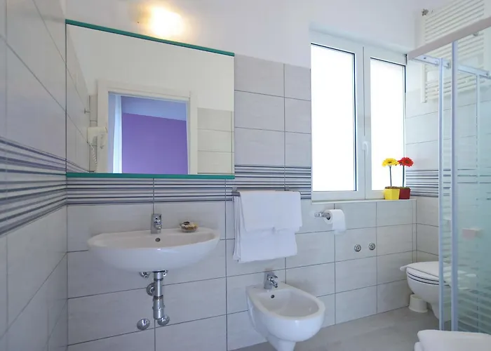 Iride & Rooms- Ideale Per Famiglie E Coppie Szálloda Riccione