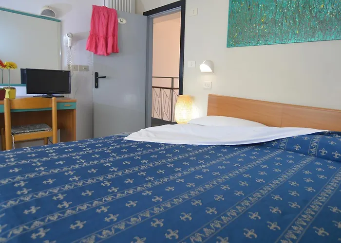 Hotel Iride & Rooms- Ideale Per Famiglie E Coppie Riccione